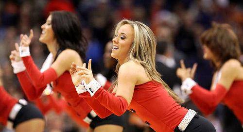 ‘beat365官网’
啦啦队是NBA球场上一道靓丽的风物 那为何克制与球员来往呢?(图7) ‘beat365官网’
啦啦队是NBA球场上一道靓丽的风物 那为何克制与球员来往呢?(图7)