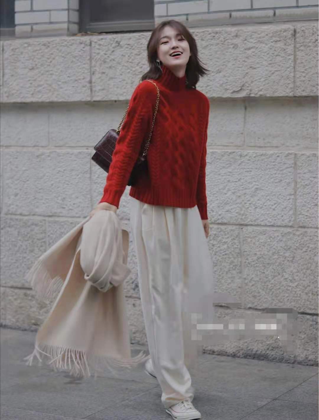 红色毛衣搭配什么裤子和鞋子悦目:beat365亚洲体育官方网站(图3)
红色毛衣搭配什么裤子和鞋子悦目:beat365亚洲体育官方网站(图3)