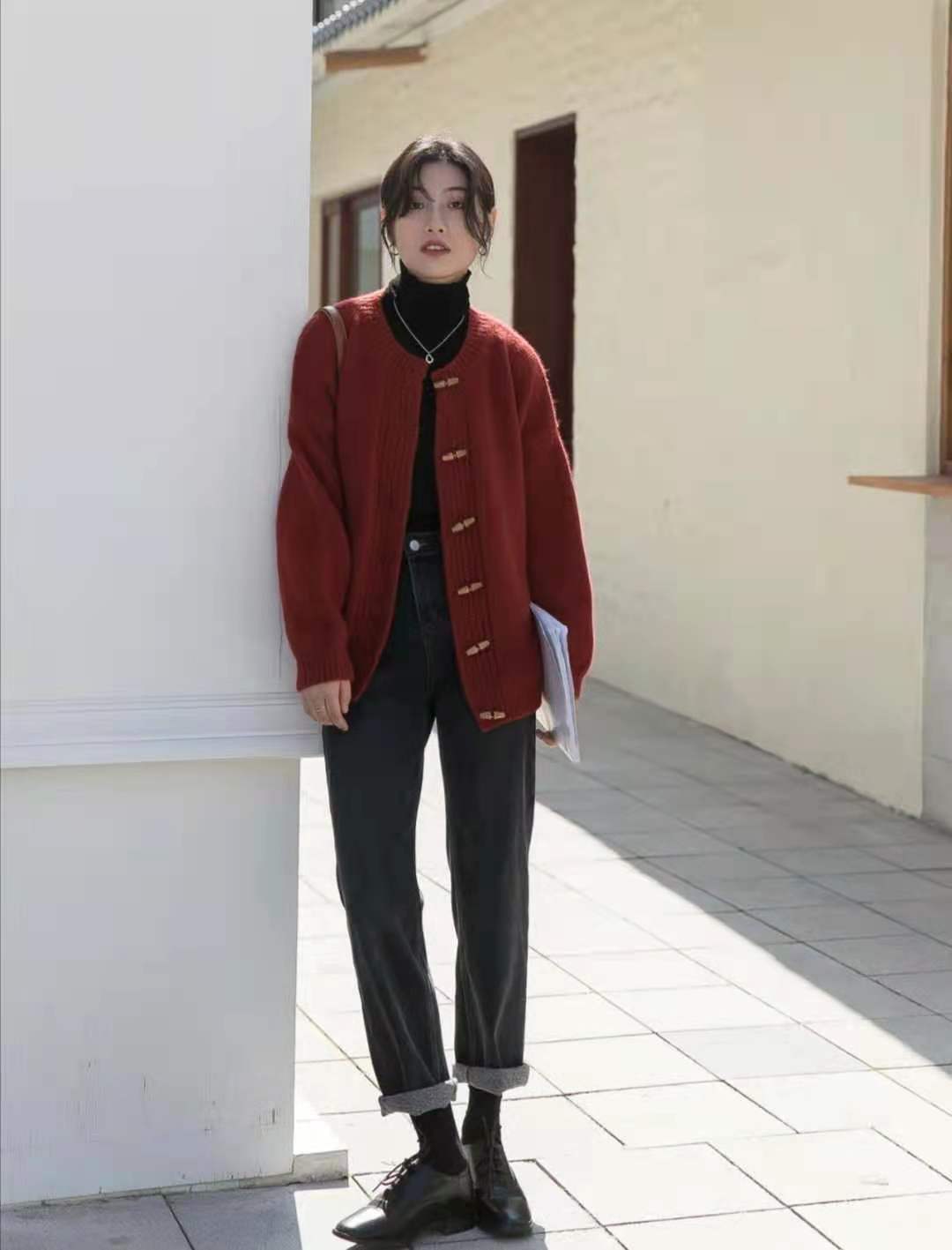 红色毛衣搭配什么裤子和鞋子悦目:beat365亚洲体育官方网站(图6)
红色毛衣搭配什么裤子和鞋子悦目:beat365亚洲体育官方网站(图6)