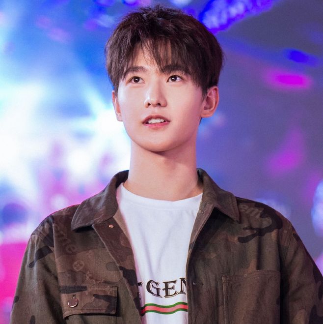 beat365亚洲体育官方网站_农民购放心农资备春耕(图3) beat365亚洲体育官方网站