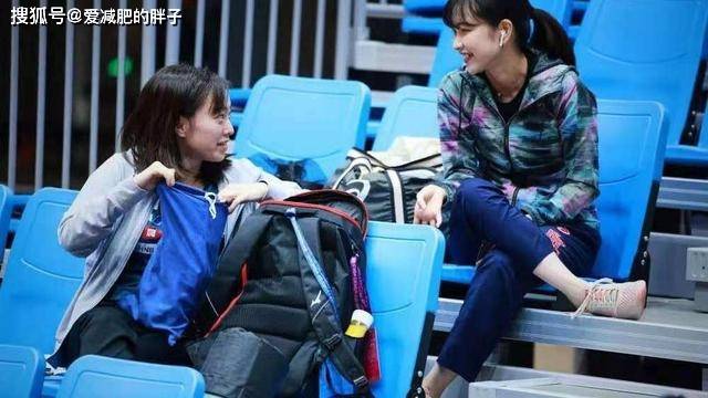 
石川佳纯与妹妹转战郑州 妹妹见人就鞠躬 日本人都这么有礼貌吗|beat365亚洲体育官方网站(图6)