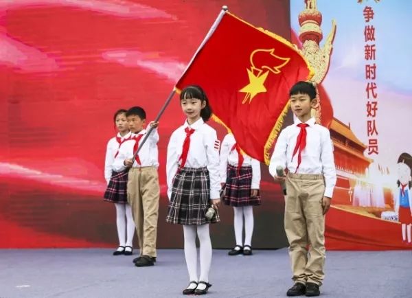 beat365亚洲体育官方网站|皇室战争大电猪卡组详解 A5-A6最佳上分卡组(图1) beat365官网