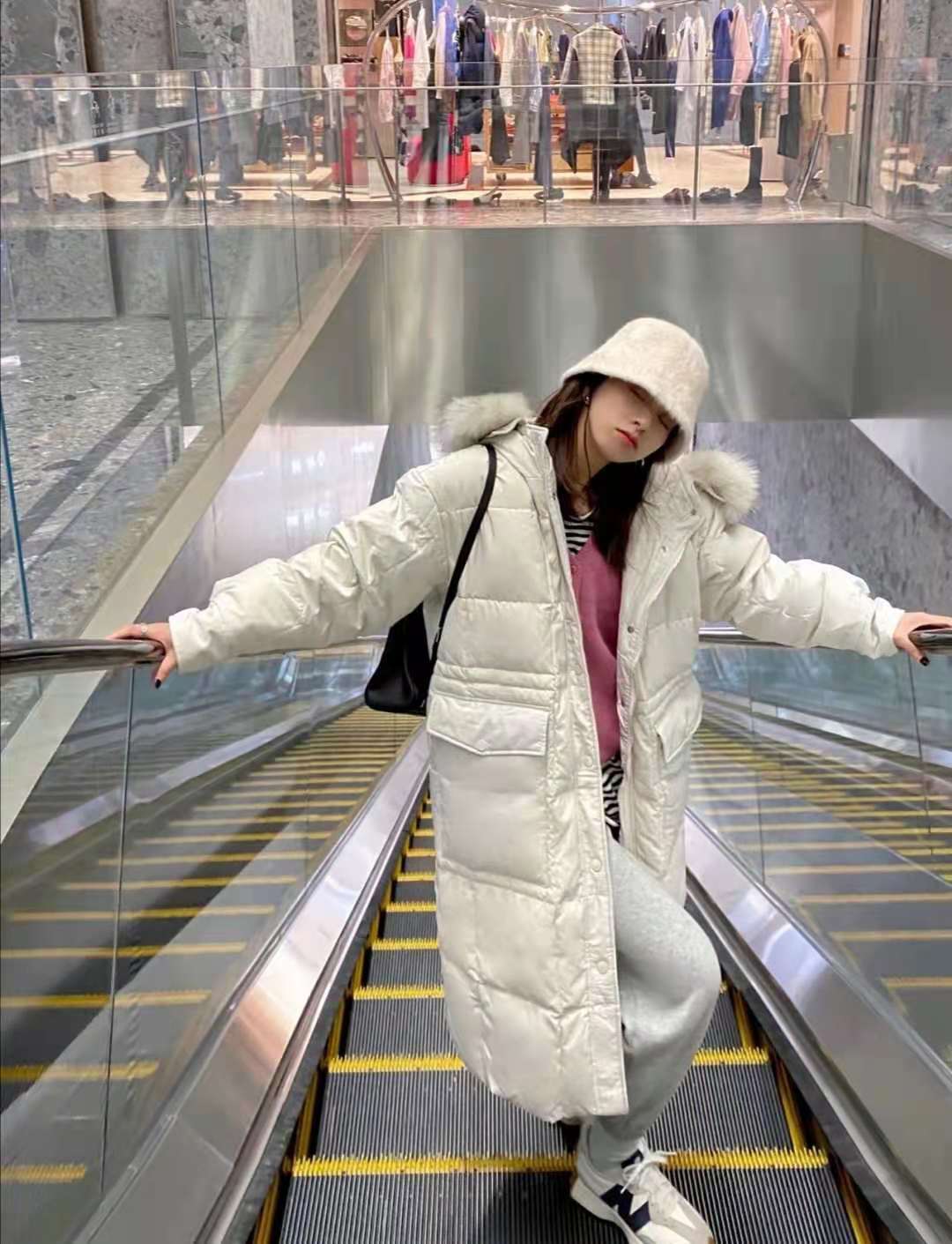 
女长款羽绒服搭配什么裤子悦目【beat·365】(图7)